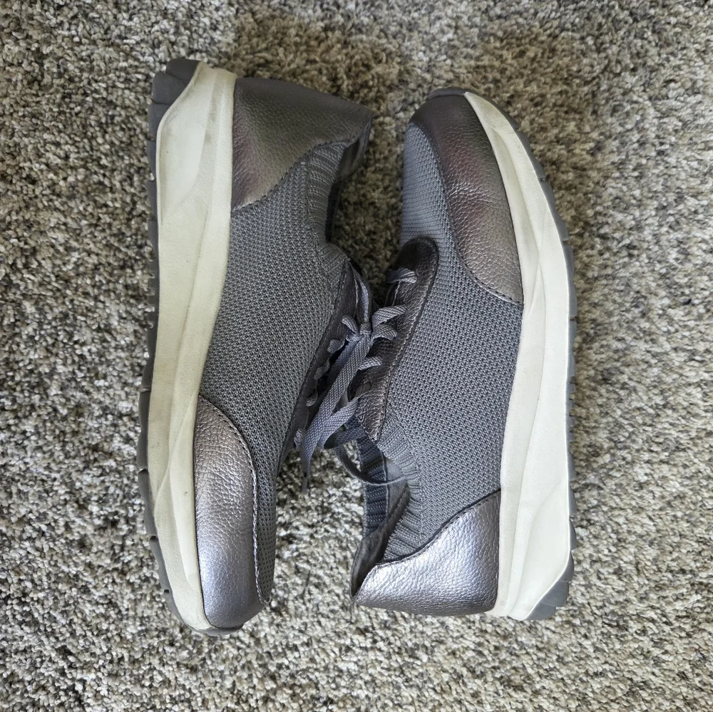 Naturalizer Women's Nash Flyknit‎ Wide Sneaker Metallic Charcoal Gray Size 7.5W - Picture 6 of 8